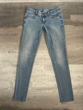 American Eagle Outfitters Light Blue Skinny Jeans